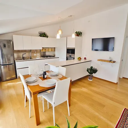 Casa Dalmazia Apartment *